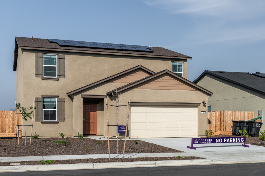 0034 4216 E. Magnolia Avenue