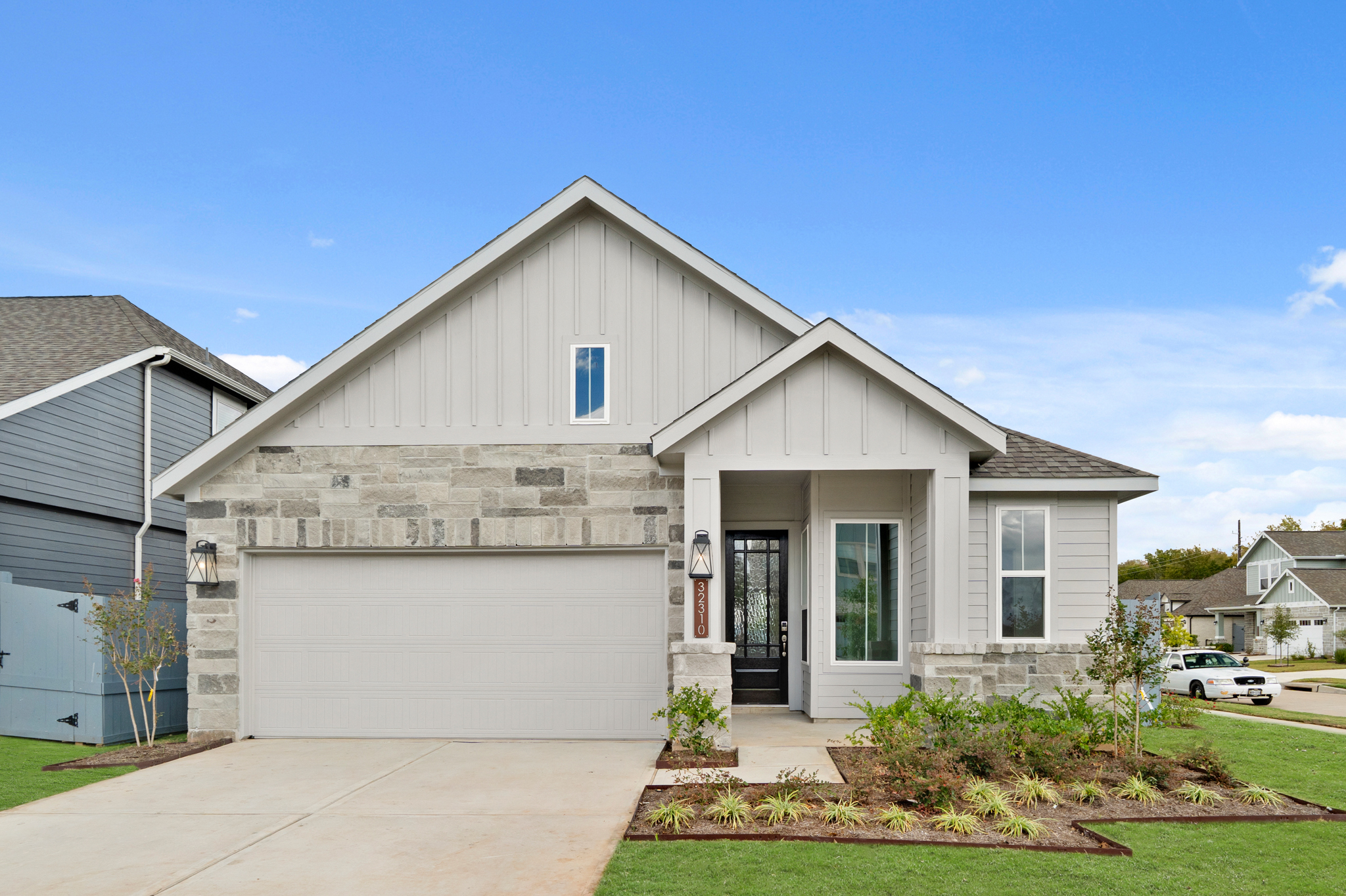 040309 32310 Comet Darner Way