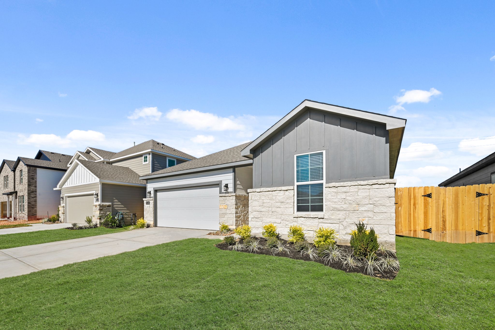 05A0113 25416 Blossom Court