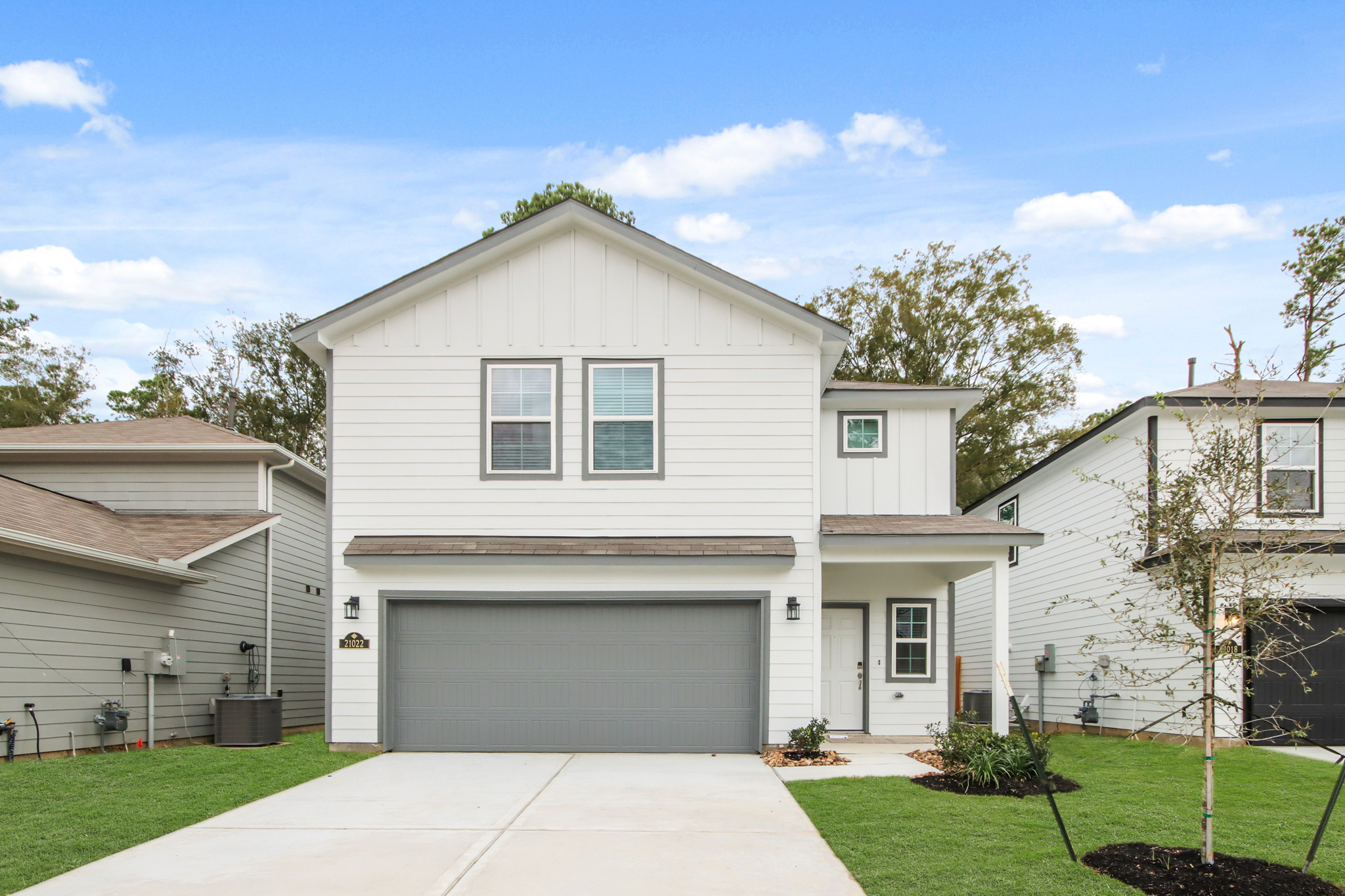 010639 21022 Voyage Lane